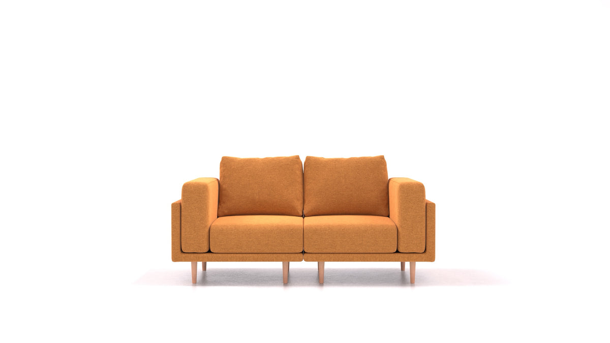 Clooods 2S, modulares Sofa von FEYDOM im Stoff Velare ET-48 Antic Gold, helle Füße