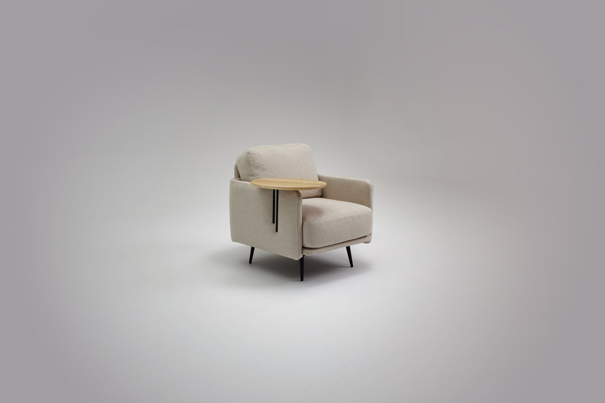 OIKO Sessel+ mit Holz-Beistelltisch